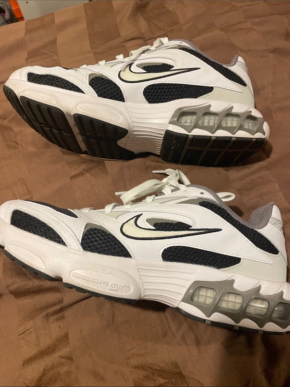 Nike Women's White Black and Gray Athletic Sneakers